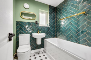 Amazonian Luxury Family Home MCR City Centre Etihad Free Parking